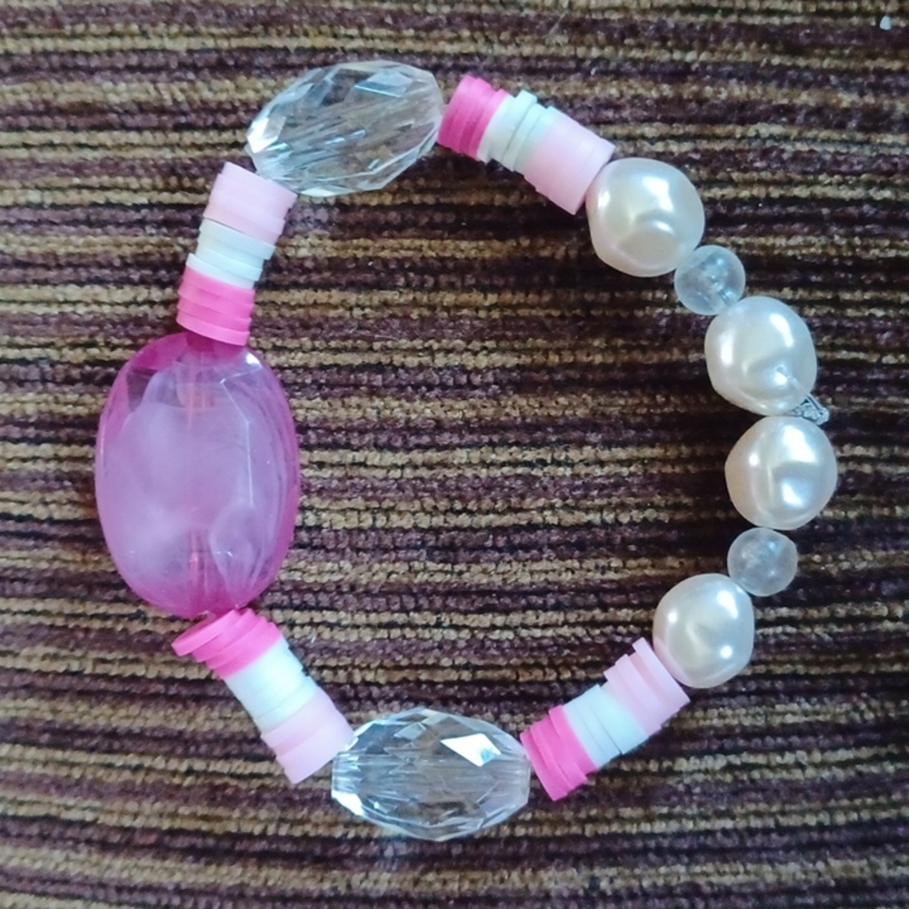 Pink gem bracelet with pearls